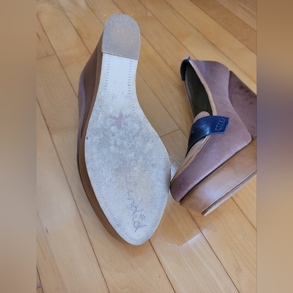 Tan and Navy Color Block Wedges size 8.5 - Picture 6 of 8